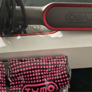 Tymo Pink and Gray Ceramic Hair Straightener with Heat-Resistant Glove